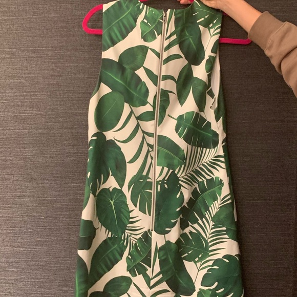 Alice + Olivia Green Coley Sleeveless Mini Dress - Picture 2 of 3